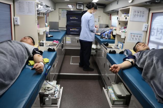 '사랑의 헌혈'. [사진=동해해경청]