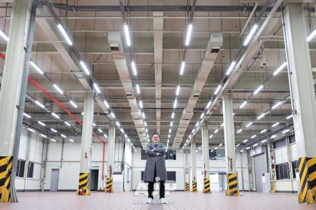 Lee Ho-gyu, CEO of S Factory, poses at one of the company’s event spaces in Seoul’s Seongsu district/ AJP Han Jun-gu