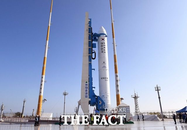 한-미 미사일 지침 개정을 통해 우주발사체에 대한 고체연료 사용제한이 완전히 해제되면서 다양한 형태의 우주발사체를 아무런 제한 없이 자유롭게 연구·개발하고 생산·보유할 수 있게 됐다. 사진은 액체연료 로켓을 기반으로 한 나로호. /한국항공우주연구원 제공