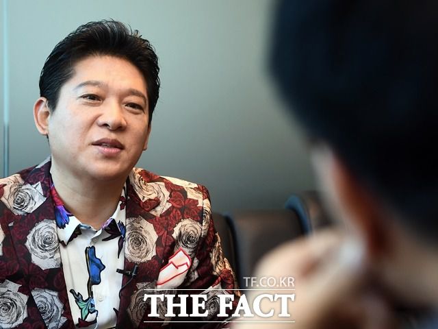박상철은 "B씨가 돈을 달라며 협박을 일삼았고 뜻대로 되지 않자 딸을 끌어들인 것"이라고 반박했다. 검찰은 박상철의 아동복지법 위반에 대해 '혐의없음' 결론을 내렸다. 사진은 지난해 필자와 인터뷰 당시. /이동률 기자