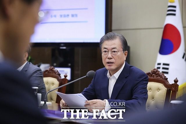 노 실장과 직속 수석비서관 5명이 일괄 사의를 표명한 가운데 문재인 대통령의 '결단'이 주목된다. /청와대 제공