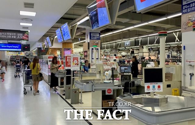 노조는 홈플러스 운영사 MBK파트너스가 '먹튀 매각'을 일삼고 있다며 오는 14~16일 사이 전국 80여 개 점포에서 경고파업을 진행한다고 밝혔다. /이민주 기자