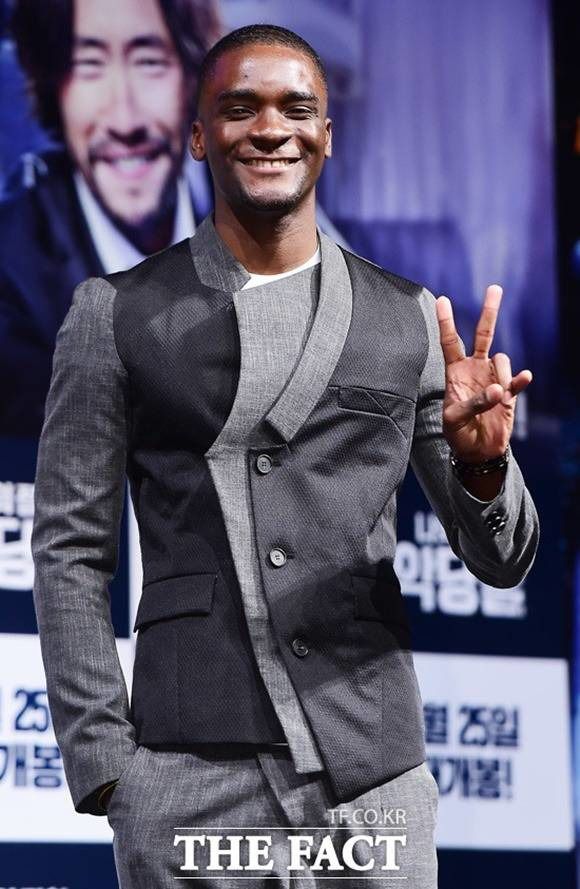 샘 오취리는 '대한외국인' 촬영 현장에 '대한민국'이라고 적힌 티셔르를 입고 등장했다. /더팩트 DB