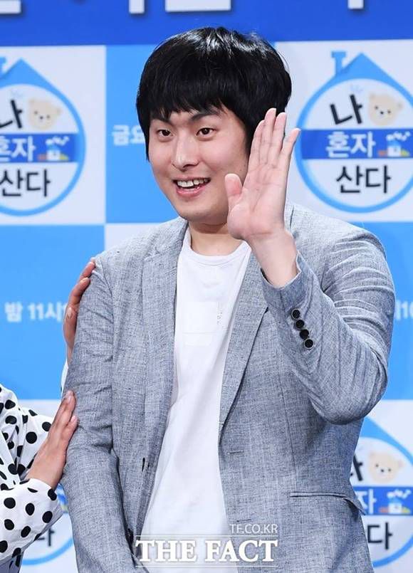 웹툰 작가 겸 방송인 기안84가 '나 혼자 산다' 녹화에 불참했다. 제작진은 하차와 무관하며 개인 사정으로 인해 녹화에 참석하지 못한 것이라고 밝혔다. /더팩트 DB