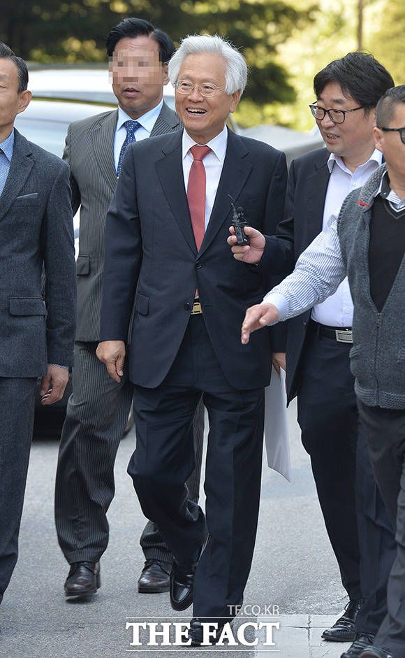 문재인 대통령을 '공산주의자'라고 주장해 재판에 넘겨진 고영주 전 방송문화진흥회(방문진) 이사장이 무죄를 받았던 1심 판결을 뒤집고 항소심에서 유죄를 선고받았다. /이덕인 기자