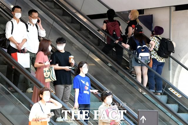 통계청은 코로나19 확산 양상에 따라 산업활동에 민감하게 반영되고 있다며 불확실성이 높아졌다고 설명했다. /이선화 기자