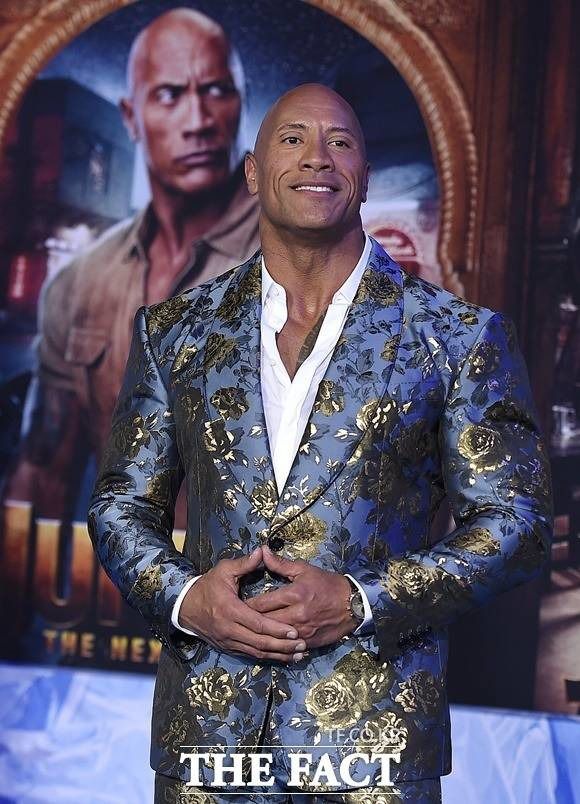 지난 3일에는 드웨인 존슨이 코로나19 확진 소식을 전해왔다. /LA(미국)=AP.뉴시스