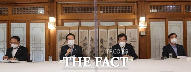 정세균 국무총리가 지난 6일 서울 삼청동 총리공관에서 열린 고위 당정협의회에서 발언하고 있다. /뉴시스