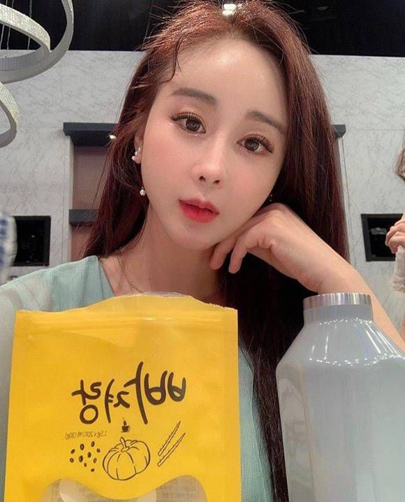 함소원은 7일 자신의 SNS에 변함없는 일상을 공유하면서 팬들과 소통했다. /함소원 SNS