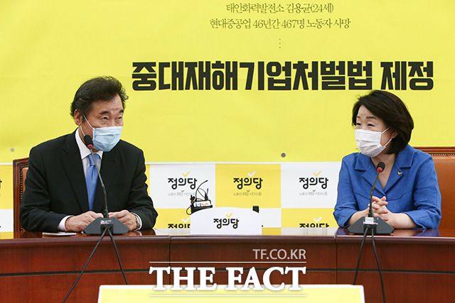 정의당은 오는 27일 당 대표 선거를 앞두고 있다. 이번 선거에선 '민주당과의 관계'가 주요 쟁점으로 떠오를 전망이다. 지난 1일 이낙연 더불어민주당 대표(왼쪽)가 국회에서 심상정 정의당 대표를 예방했다. /배정한 기자