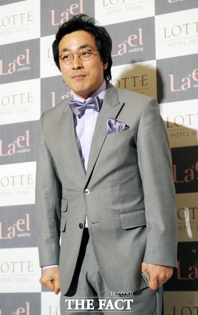 방송인 김한석(사진)이 17일 '라임 사태' 재판에 피해자로서 증인석에 앉는다. /더팩트DB