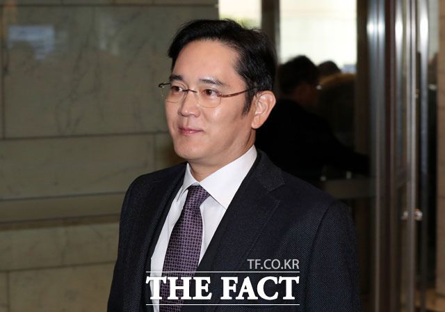 이재용 삼성전자 부회장이 도미타 고지 주한 일본대사를 만나 기업인 입국 제한 문제를 논의한 것으로 알려졌다. /이동률 기자