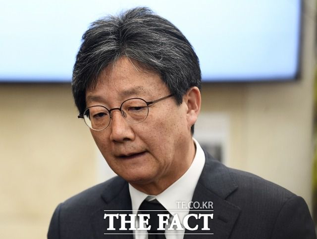 유승민 전 의원은 29일 북한이 우리 국민을 서해에서 피격한 사건과 관련해 "9월 22일 밤 서해에서 북한이 총살하고 불태운 우리 국민은 대통령과 군으로부터 차갑게 버림받았다"고 문재인 대통령을 비판했다. /이동률 기자