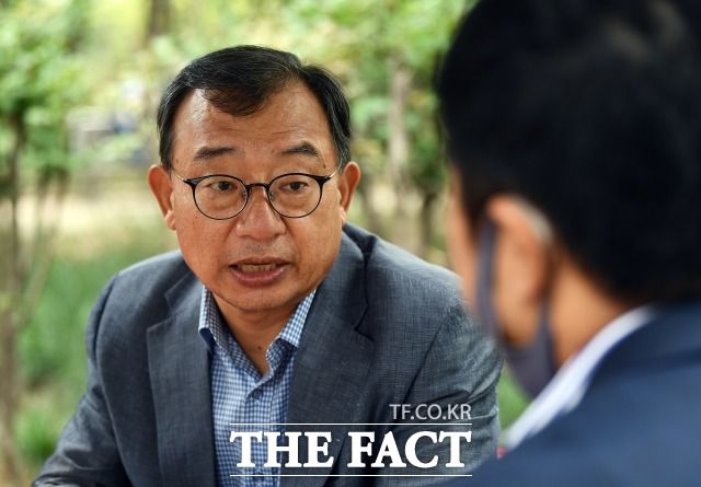 이 전 의원은 "정치인은 선거로 말하고 선거로 답한다"며 "내년 보궐선거와 내후년 대선에 어떤 식으로든 역할을 하겠다"고 계획을 밝혔다. /이동률 기자