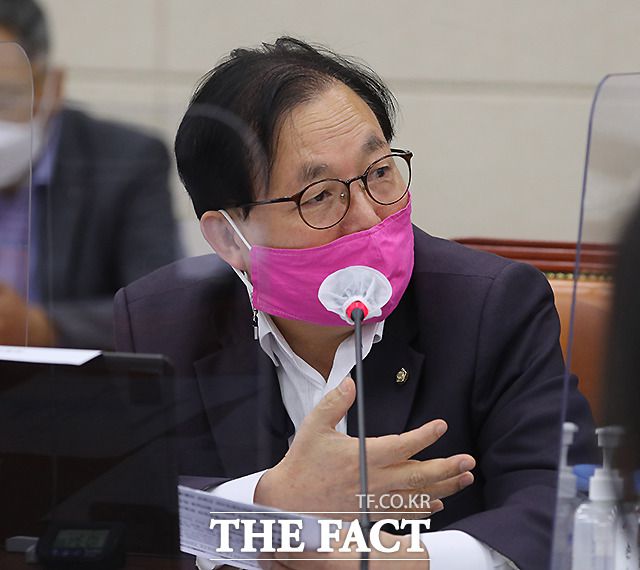 이채익 국민의힘 의원은 병무청에 유 씨를 '스티브 유'라고 부르는 이유를 묻자 병무청은 "미국 국정을 가진 외국인이므로 미국 이름인 스티비 유라고 부르고 있다"고 답했다. /이새롬 기자