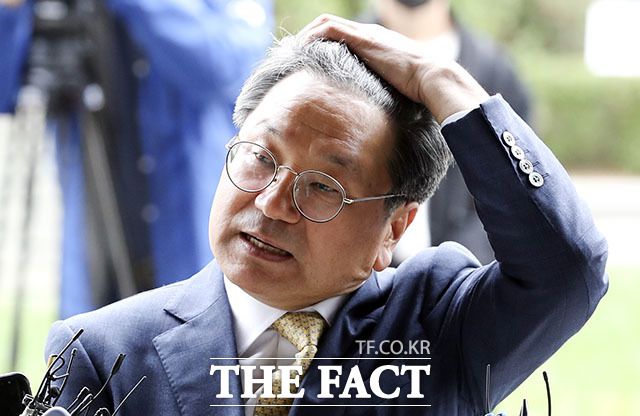 김 전 회장은 강기정 전 청와대 정무수석과 관련된 자신의 증언으로 사회적 파문이 일어난 것을 보고 제대로 된 증언을 결심했다고 밝혔다. /뉴시스