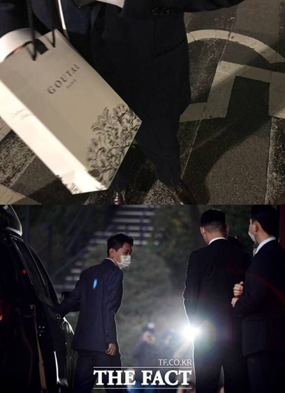 서민정 씨와 홍정환 씨의 결혼식 답례품은 구딸 향초였으며, 축가는 크러쉬가 불렀다. /성강현·이덕인 기자