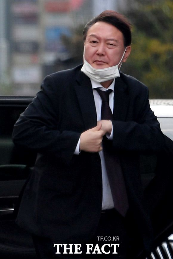 '조금은 피곤한 모습'