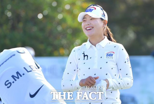 이소미 프로가 KLPGA에서 생애 첫 우승을 맛봤다. 그는 지난 2017년 KLPGA에 입회한 후 42번째 경기에서 역전승을 거뒀다. /더팩트 DB