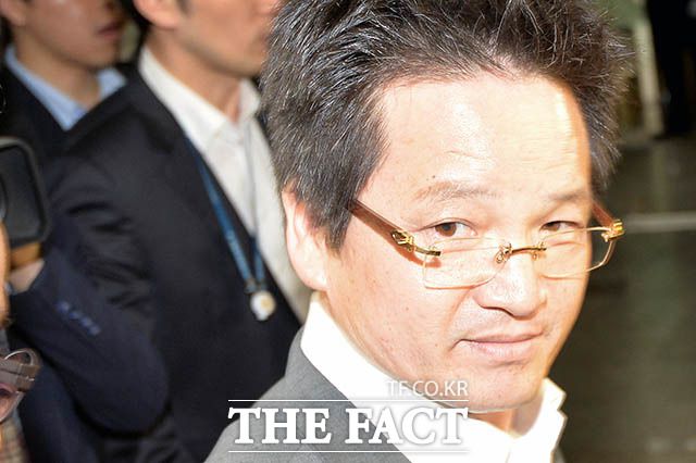 재판부는 건설업자 윤중천 씨로부터 받은 금품에 대해서는 1심과 마찬가지로 면소 및 무죄로 판단했다. /더팩트 DB