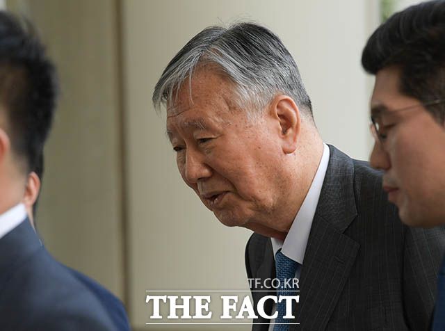 대법원은 같은 논리로 제기한 이중근 전 부영 회장의 재항고도 기각했다. /김세정 기자