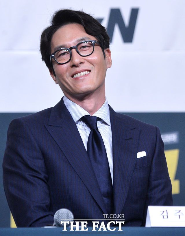 배우 김주혁이 떠난 2017년... tvN 드라마 '아르곤' 제작발표회에 참석한 김주혁. /이덕인 기자