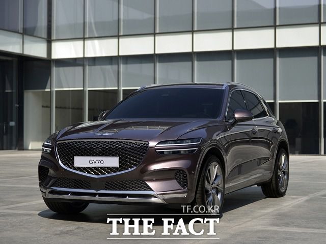 제네시스 브랜드의 두 번째 SUV 'GV70'의 디자인을 두고 글로벌 자동차 전문 매체의 호평이 이어지고 있다. /제네시스 제공