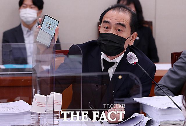 태영호 국민의힘 의원은 6일 오후 서울 마포에서 열린 '국민의힘 서울 시민후보 찾기 공청회' 말미 "한 시간 동안 제가 지루한 한 시간을 보냈다"고 말했다. 태 의원이 지난 9월 28일 국회 외교통일위원회 전체회의에 참석해 발언하는 모습. /이새롬 기자