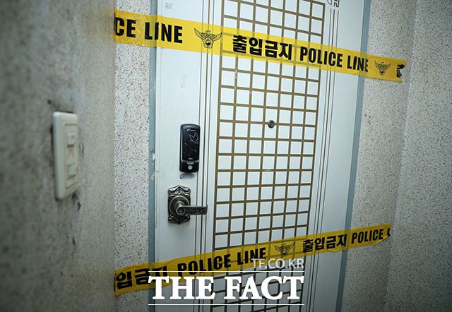 노모와 친아들을 살해한 후 시신을 장롱 속에 유기한 이른바 '상도동 장롱 시신 유기' 사건의 피고인이 사형을 구형받았다. /뉴시스