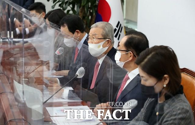 김종인 국민의힘 비상대책위원장이 16일 오전 국회에서 열린 비상대책위원회의에서 발언하고 있다. /뉴시스