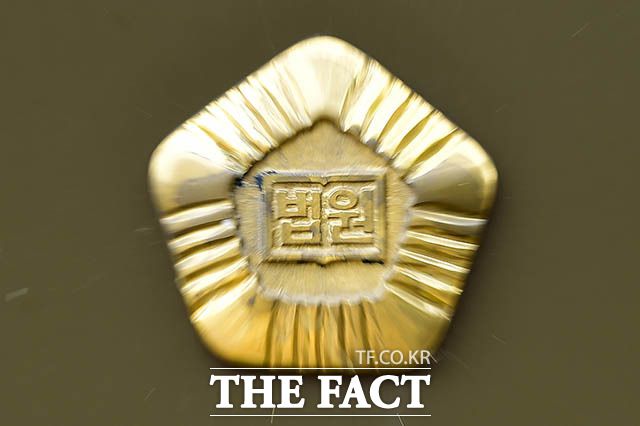 윤석열 검찰총장의 중대 비위혐의로 꼽힌 '재판부 사찰 문건'을 두고 현직 판사들이 본격적인 문제 제기에 나섰다. /남용희 기자