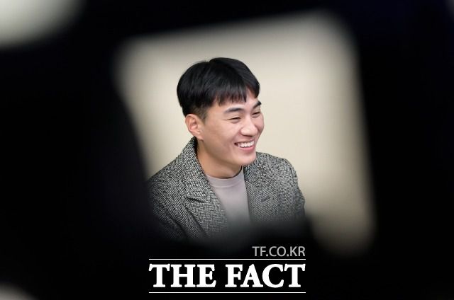 박유성 씨는 만약 북한에 남아있었더라면 어떤 모습일 것 같으냐는 질문에 "군대에서 갓 제대를 했을 것 같다"면서 "그 이후엔 내가 하고 싶은 일보다 직업을 국가에서 정해줬기 때문에 아버지처럼 직장에서 노동자로 일을 하지 않았을까 싶다"고 말했다. /이선화 기자