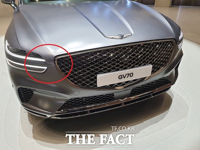 GV70은 보닛 끝단의 파팅라인이 헤드램프 앞쪽으로 튀어나오도록 디자인됐다. /용인=서재근 기자