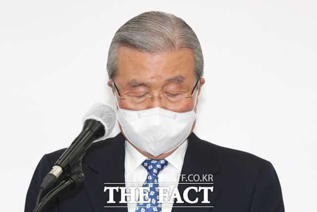 김 위원장은 두 전직 대통령의 과오를 모두 인정하며 "다시는 우리 역사에 이런 일이 발생하지 않도록 해야겠다. 쌓아온 과거의 잘못과 허물에 대해 통렬히 반성한다"고 밝혔다. /이새롬 기자