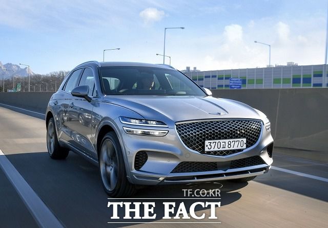 제네시스는 지난 15일 스타필드 하남에서 브랜드 두 번째 SUV 'GV70' 시승행사를 진행했다. /제네시스 제공