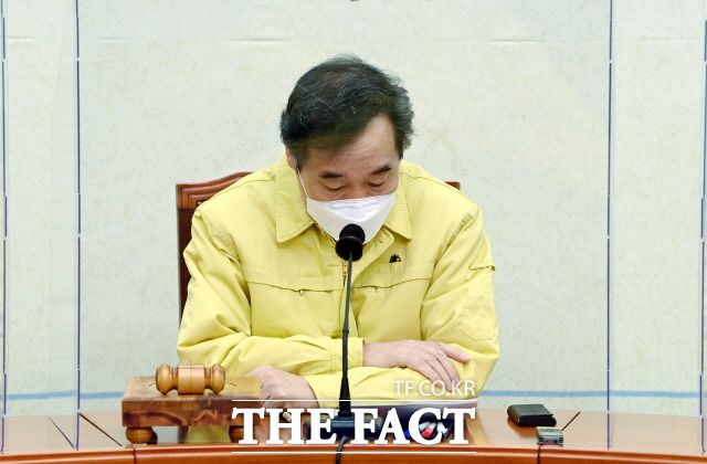 이낙연 더불어민주당 대표가 언급한 이명박·박근혜 전 대통령 사면론 후폭풍이 거세게 몰아치고 있다. 4일 이 대표는 말을 아꼈지만 당 곳곳에서 찬반 의견이 나왔다. /국회사진취재단