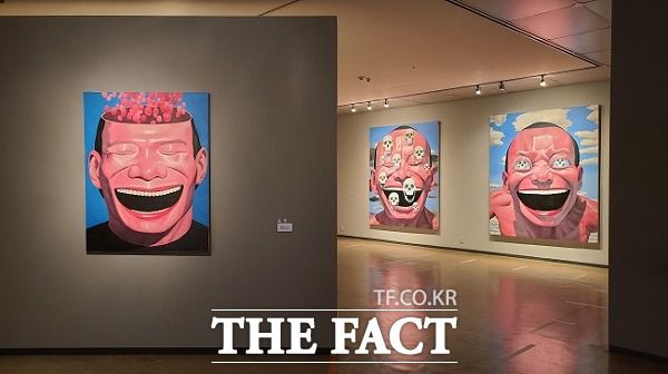 (왼쪽부터)<기억2>(2000), <기사회생>(2014), <눈빛>(2013).