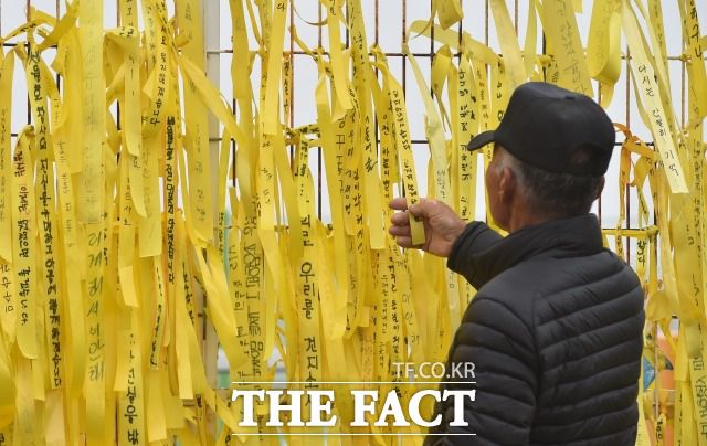 11일 세월호 참사 당시 해경 지휘부들에 대한 검찰 구형을 지켜 본 유족은 "세월호 참사는 살인 사건"이라며 피고인들에 대한 엄한 처벌을 호소했다. /이새롬 기자