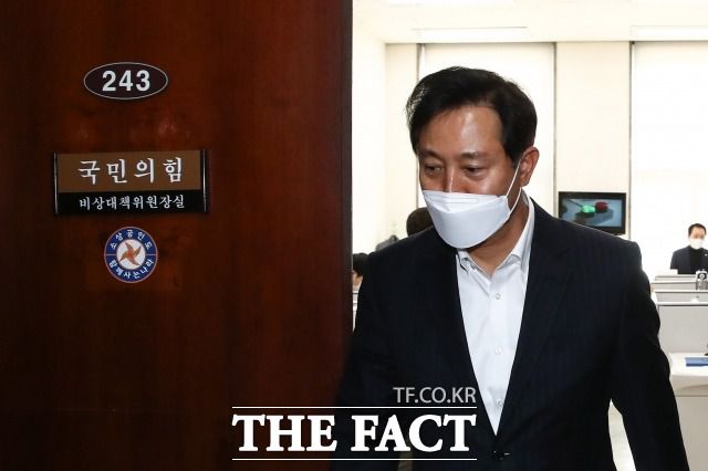 오세훈 전 서울시장은 안 대표의 입당을 거듭 요구하고 있다. 지난 7일 김 위원장과 면담한 오 전 시장. /남윤호 기자