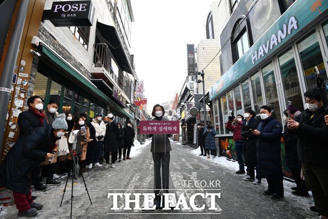 나 전 의원은 "독하고 섬세한 그들의 리더십이 이제 바로 이곳 서울에 필요하다"며 자신이 적임자임을 강조했다. /남윤호 기자