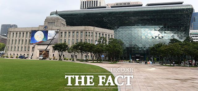 동료를 성폭행한 혐의로 기소된 전 서울시장 비서실 직원 A씨가 1심에서 징역 3년6개월을 선고받았다. /남용희 기자