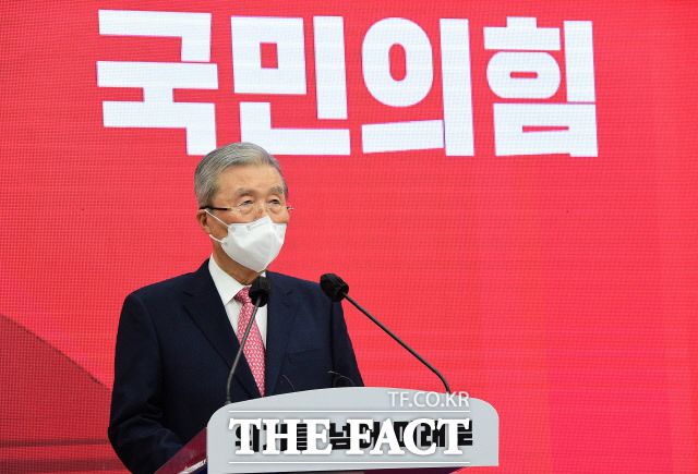 김종인 국민의힘 비대위원장이 안철수 국민의당 대표와 단일화에 재차 '무시 전략'에 나선 가운데 3자 구도를 굳힐지 주목된다. /국회사진취재단