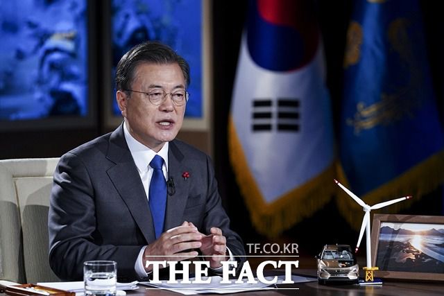 지난 27일 다보스포럼에선 토론 내용을 공개하되 발언 주체를 공개하지 않는 '채텀 하우스 룰'이 적용됐다. 이날 연설에 나선 문재인 대통령. /청와대 제공