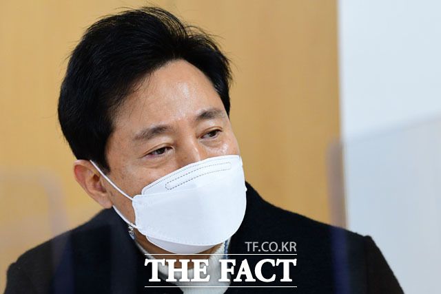 오세훈 전 서울시장이 최근 작년 총선 패배 원인을 설명하는 과정에서 중국동포를 비하하는 '조선족'이라고 발언해 민족혐오 논란이 불거졌다. 그러나 오 전 시장 측은 광진을 인구구성 등 재중동포의 성향 등을 자세히 알고 있다는 설명이었을 뿐이라며 억울해했다. /남윤호 기자