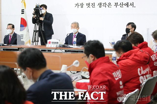 국민의힘이 4월 부산 보궐선거 공약으로 발표한 '한일 해저터널 사업'을 두고 정치권 논쟁이 뜨겁다. 지난 1일 국민의힘 현장 최고위원회 /국민의힘 제공