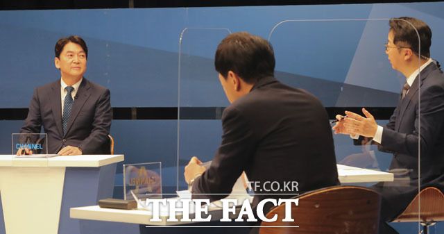 금태섭 예비후보는 안 예비후보의 지난 2012년 대선 상황을 언급하며 소통 부족을 강하게 지적하기도 했다. /국회사진취재단