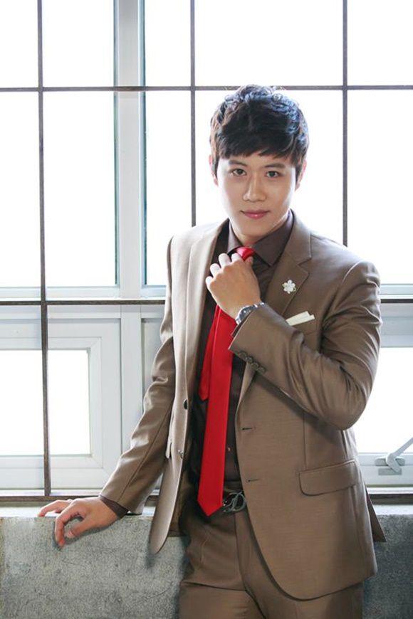 진해성은 KBS2 '트롯전국체전'에서 우승을 차지해 화제를 모았다. /KDH엔터테인먼트 제공