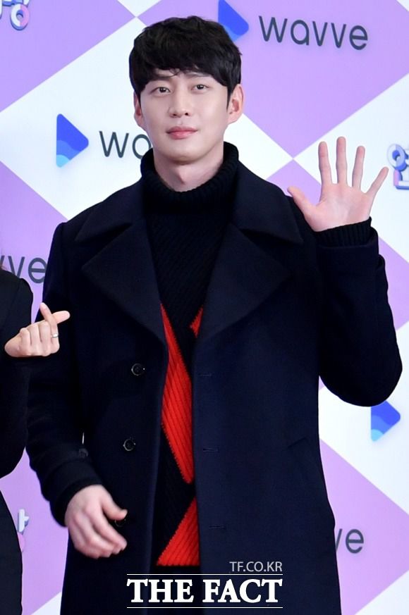 김윤상 아나운서가 4일 새벽 음주운전 사고를 냈다. SBS는 "심각한 사안으로 받아들이고 있다"며 그를 모든 방송에서 하차시키겠다고 밝혔다. /더팩트 DB