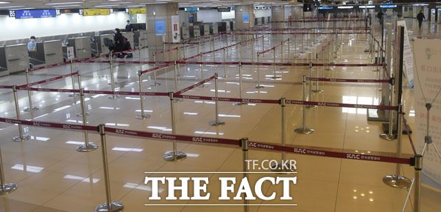 업계에서는 비용절감 측면과 OTA 사업 특성상 인력감축은 예견된 결과였다는 반응을 내놨다. 사진은 한산한 김포공항 모습. /더팩트 DB