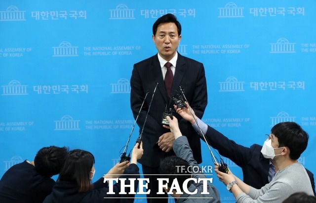 오 후보는 안철수 국민의당 후보와 만남에 대해 "빠른 시일 내에 만나 추후 협조 관계도 말씀을 나눌 것"이라고 설명했다. /이새롬 기자